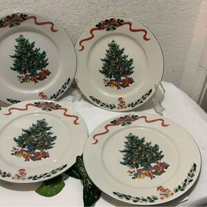 Set of 4 Newcor Christmas Morning Dinner Plate Plates Teddy Bear Ivy Ribbon G16
